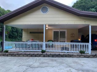 670 Raccoon Creek Rd, Hazard, KY 41701