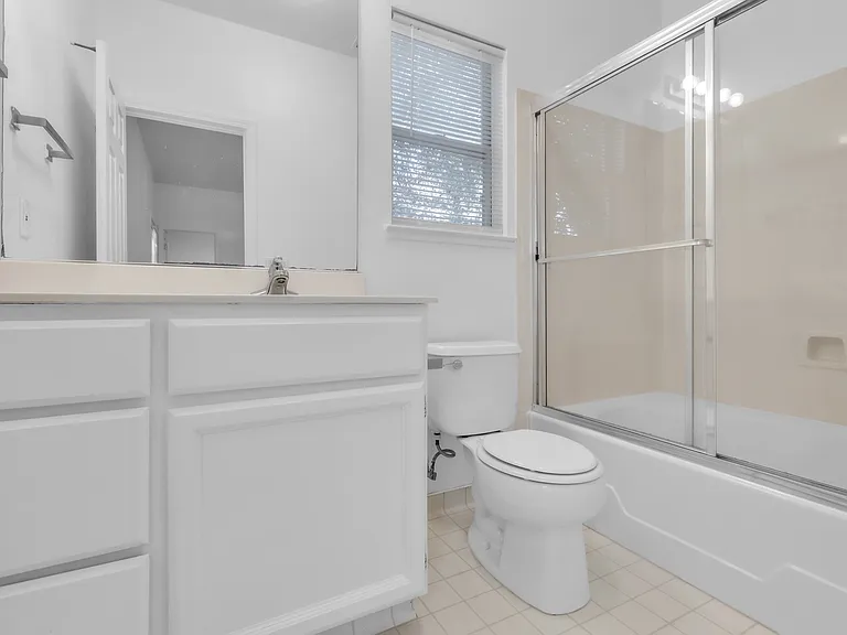 1909 Lindsay Dr — Photo 10