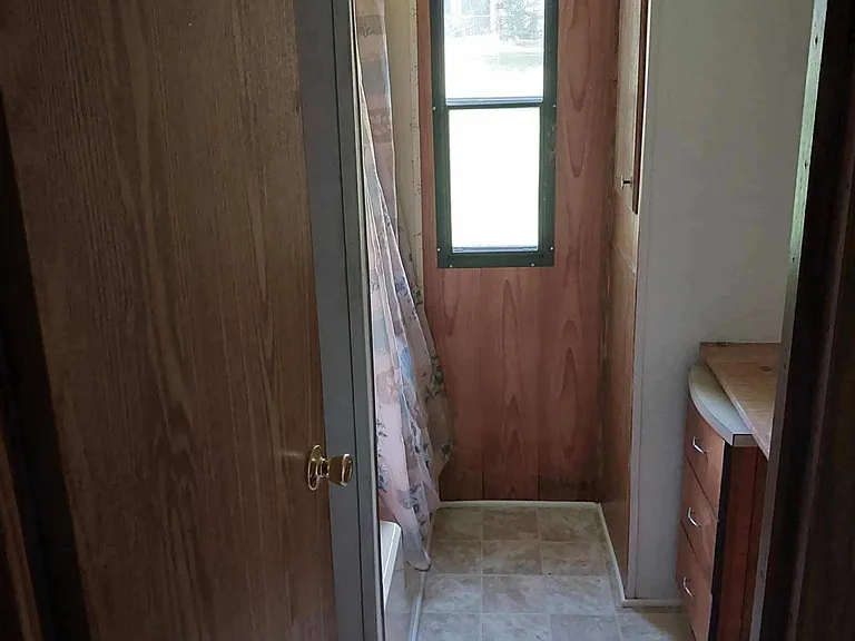 643 Oak Grove Rd — Photo 6