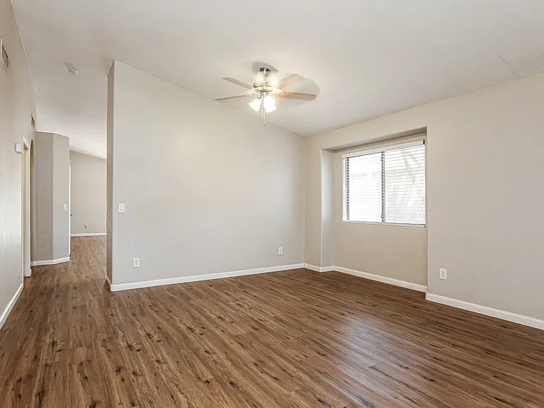 748 W Dublin St — Photo 3