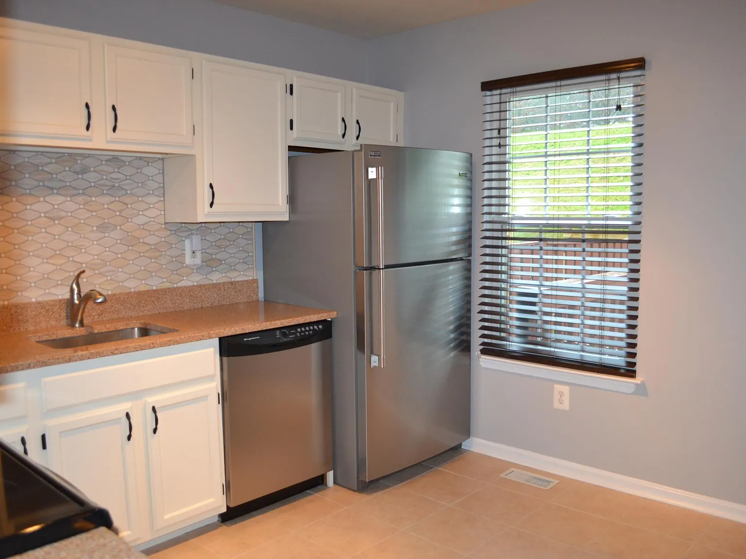 3 bed, 1338 sqft, $3,000 — Photo 3