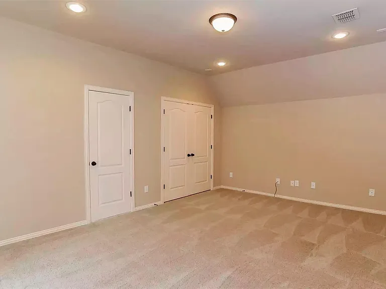 231 Carrington Ln — Photo 21