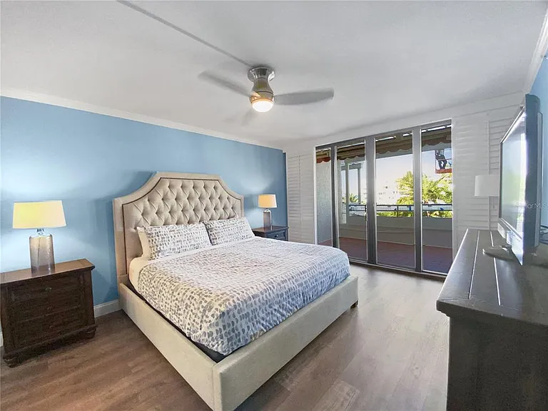 1445 Gulf Of Mexico Dr #305 — Photo 11