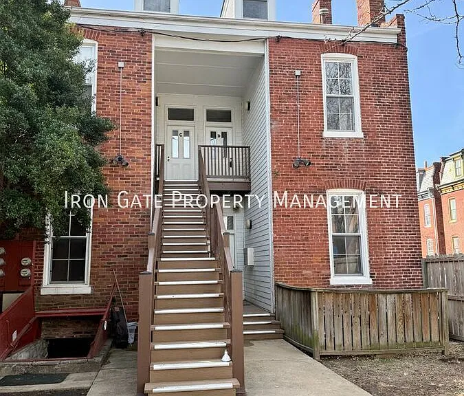 2110 Menard St #D — Photo 17