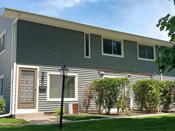868 Eastbrooke Ln, Rochester, NY 14618
