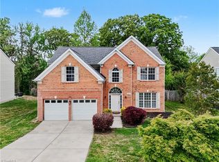 1579 Pondhaven Dr, High Point, NC 27265