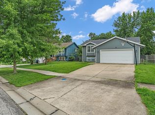7425 SW 27th St, Topeka, KS 66614