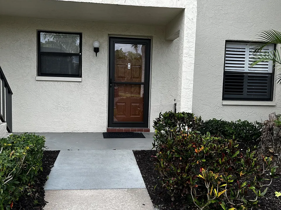 9301 Central Park Dr #102