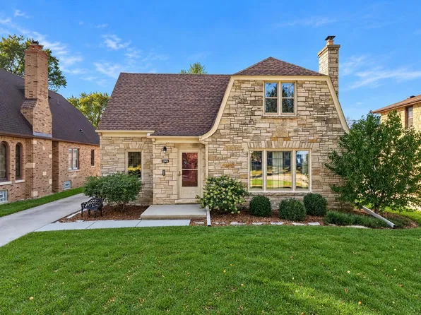 2545 N 83rd STREET, Wauwatosa, WI 53213