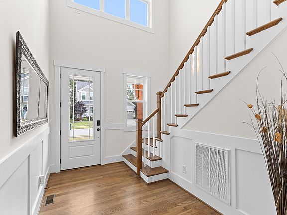4th image of 714 Adeline Ct
