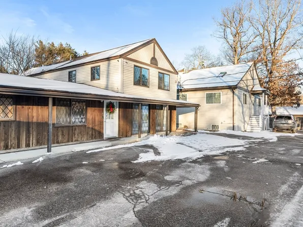 48 Lovering St APT 4, Medway, MA 02053