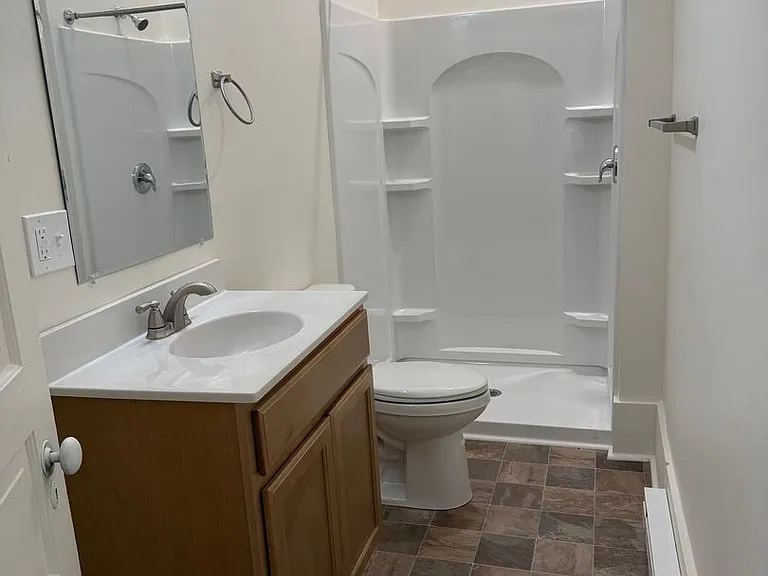 139 E Broad St — Photo 13