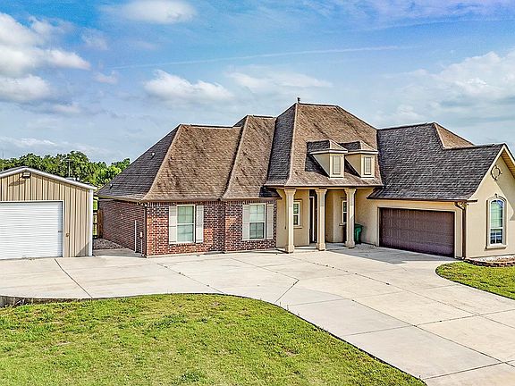 3rd image of 455 Kleinpeter Dr