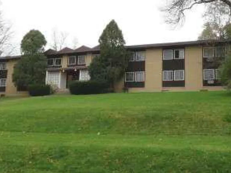 College Street Apartments — Photo 1