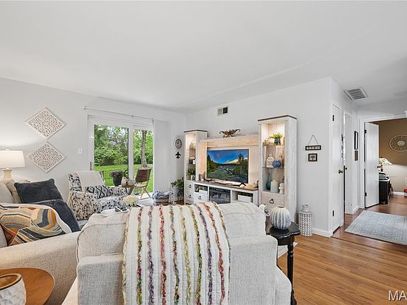 4th image of 4248 Kay Ln Unit 2