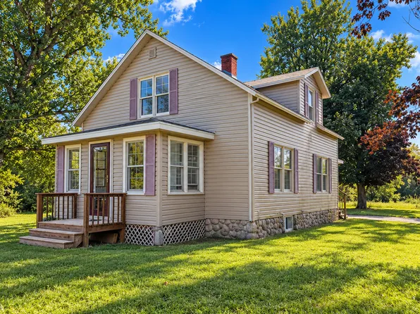 1915 Deerpass Rd, Marengo, IL 60152