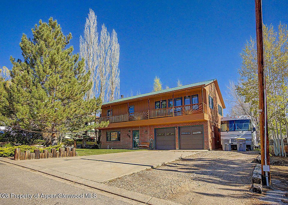 1st image of 431 Clover Cir
