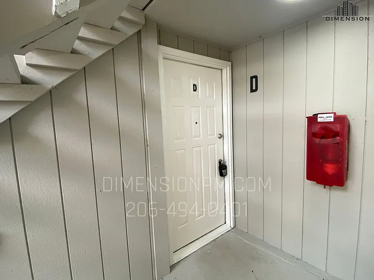 717 Myrtine St — Photo 2