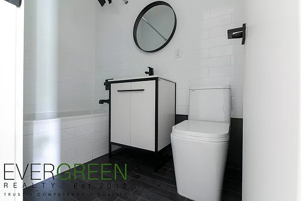 Rented by Evergreen Apartments BK | media 19