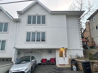 1450 River Rd, Edgewater, NJ 07020