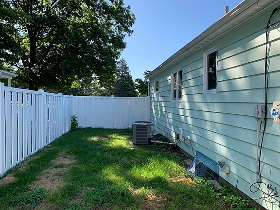 4th image of 2743 Anzio Ave