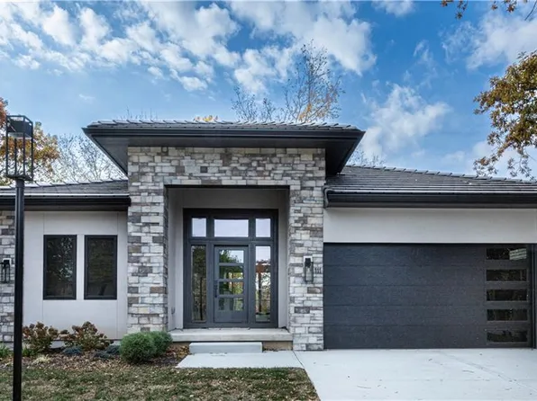 111 Teton Rdg, Lake Winnebago, MO 64034