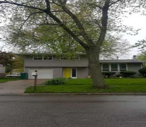 2nd image of 605 W 67th Ln
