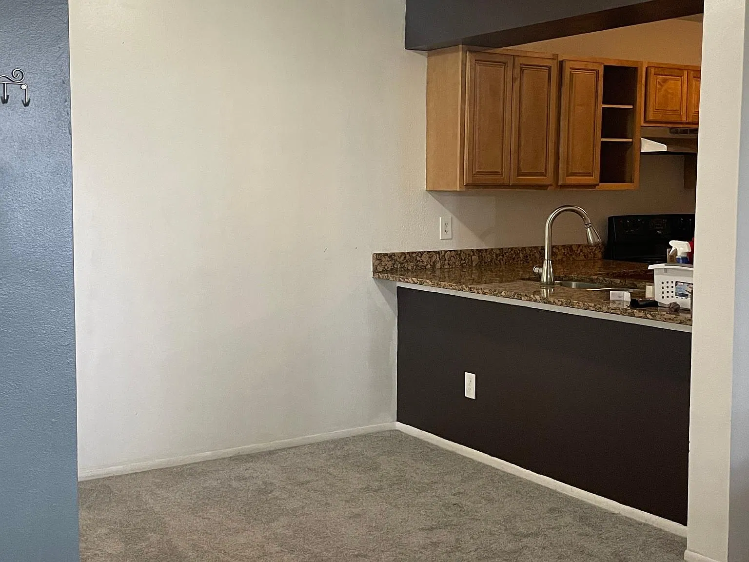 608 Kenwick Cir — Photo 3