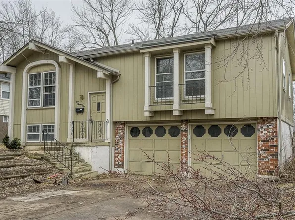 8005 E 120th St, Grandview, MO 64030
