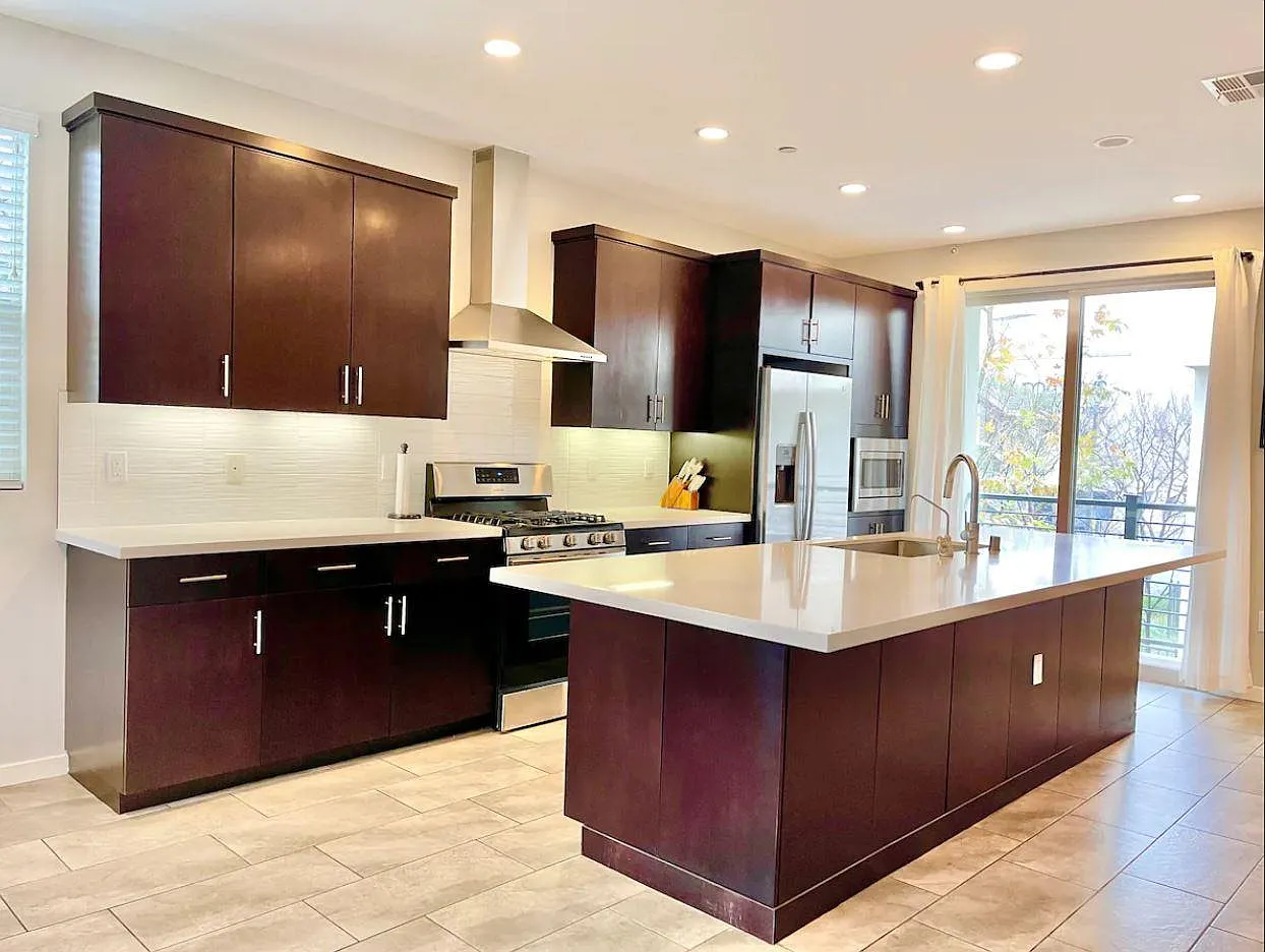 3 bed, 3.5 bath, 1854 sqft, $4,500 — Photo 2