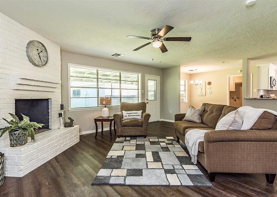 1st image of 1816 Lazy Creek Ln