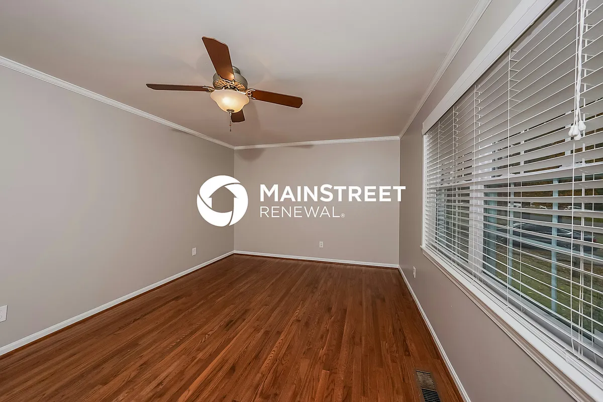 Living Room - 1516 Highland Dr