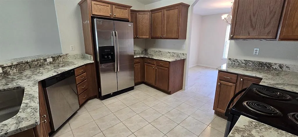 3 bed, 3.0 bath, 2086 sqft, $1,850 — Photo 3