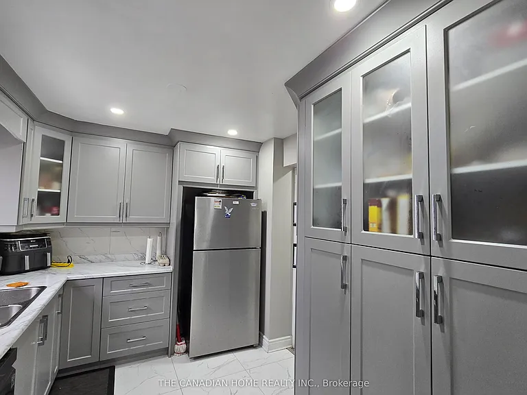 12 Norma Cres — Photo 9