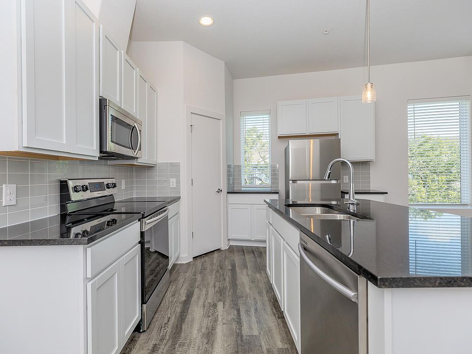 1st image of 420 Oakside Trl #214