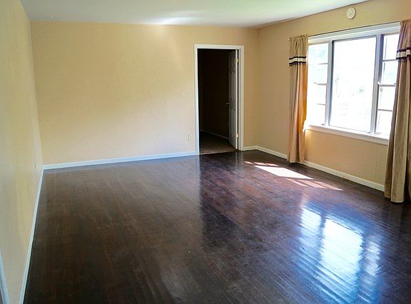 2nd image of 4619 N Jackson Ave