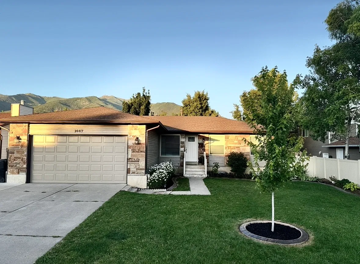 5 bed, 3000 sqft, $2,800 — Photo 1
