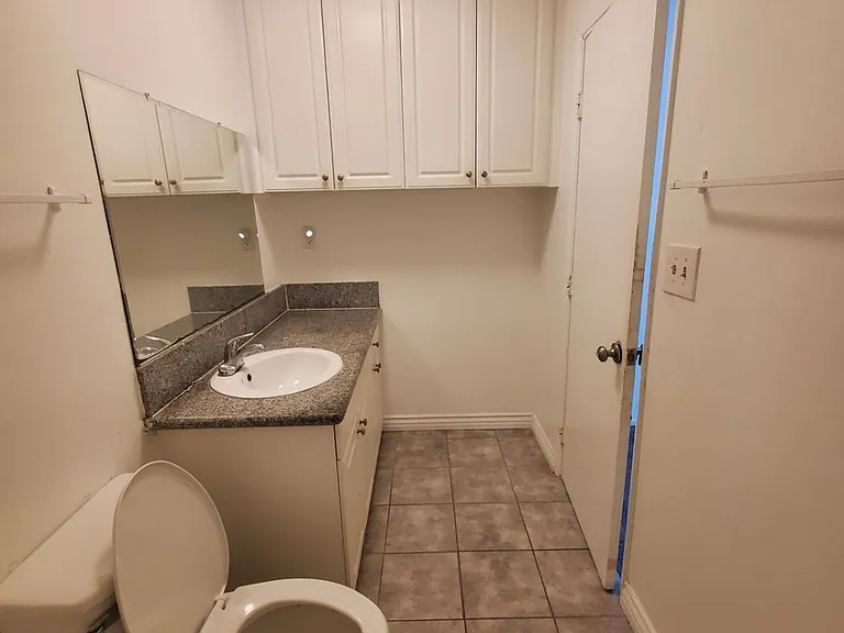 545 E Rue Royale St — Photo 12