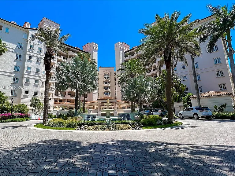 7241 Fisher Island Dr #7241 — Photo 44
