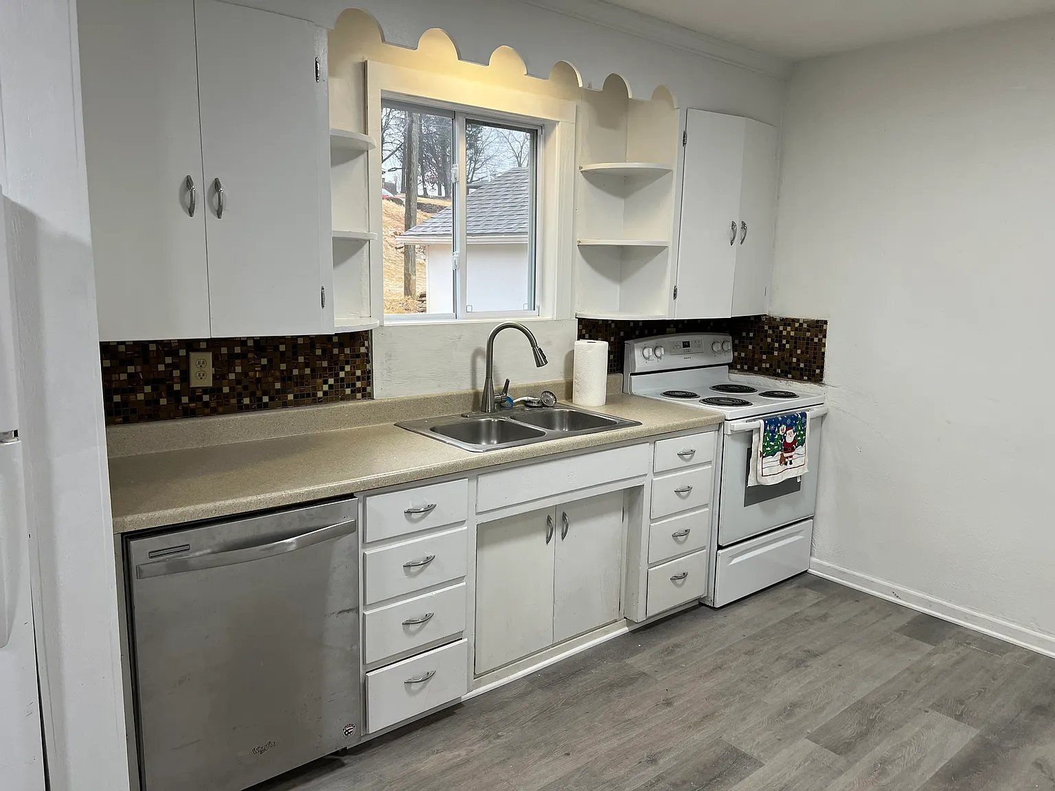 7 bed, 2050 sqft, $3,500 — Photo 2