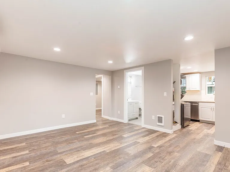 506 Southway Dr — Photo 4