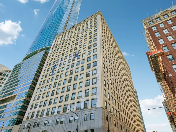 910 S Michigan Ave APT 2006, Chicago, IL 60605