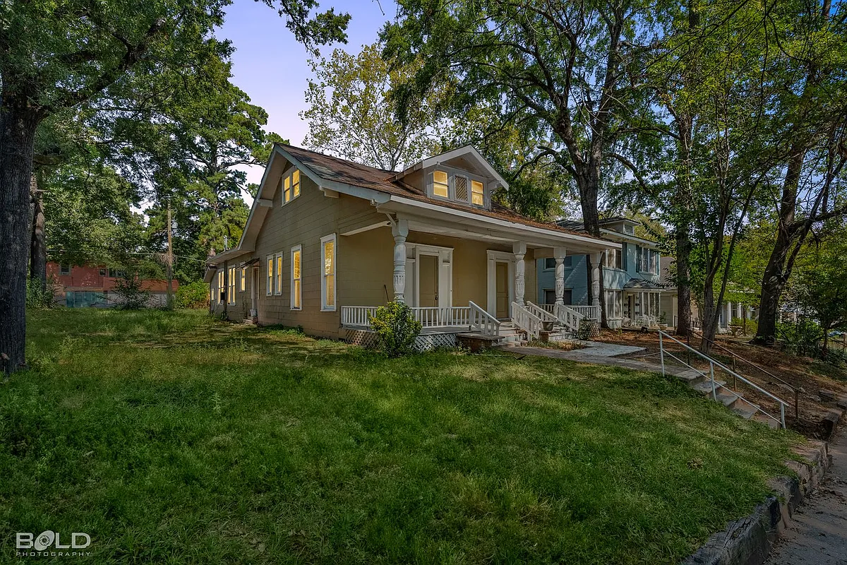 Building Photo - 546 Dalzell St
