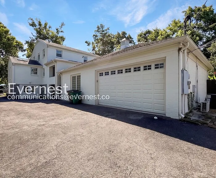 109 Mayfair Rd — Photo 36