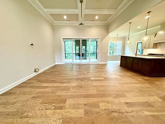 single level home with an upstairs bonus room