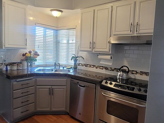 2nd image of 1009 Brighton Ct