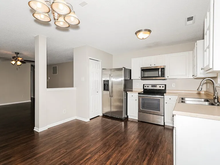 6715 Everbloom Ln — Photo 8