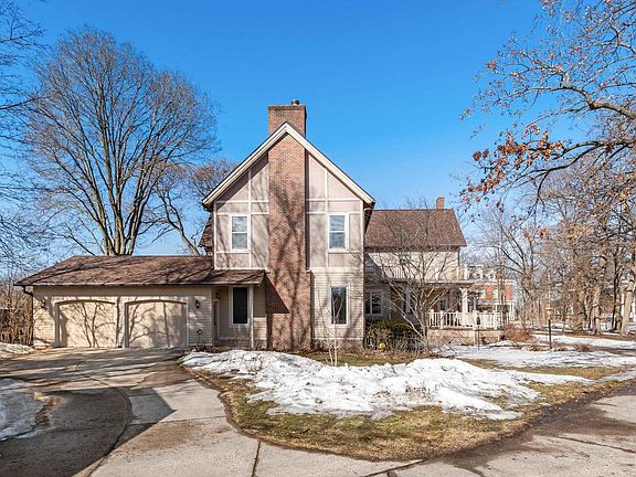 3rd image of 585 3RD STREET SOUTH