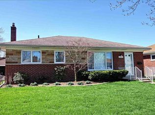 22912 Rosedale St, Saint Clair Shores, MI 48080