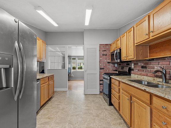 4th image of 28 Houde Street